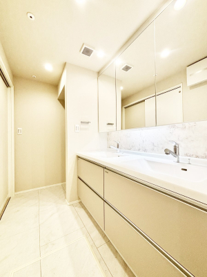 ���̑� �L�X�Ƃ�Ƃ�̂��郉���h���[�X�y�[�X