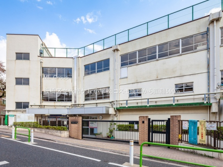 ���ӊ� ���w�Z 590m ���旧�����P�u���w�Z