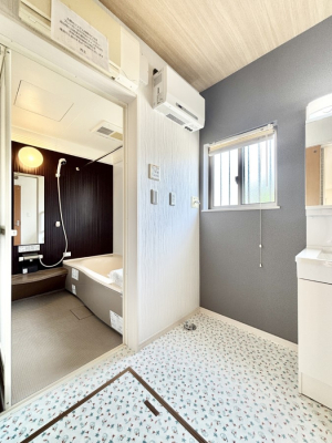 ���̑� �L�X�Ƃ�Ƃ�̂��郉���h���[�X�y�[�X�B    