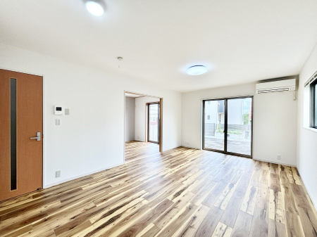 ���̑����� �Ƒ������R�ƏW�܂�e���̃X�y�[�X�ɂȂ肻��    