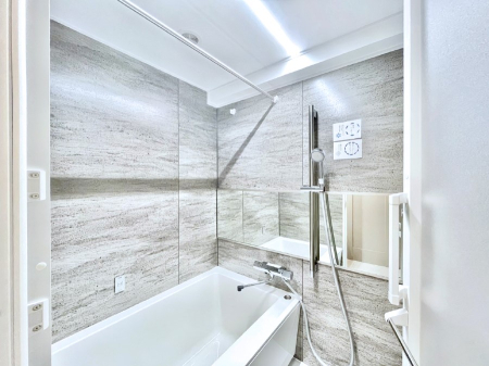 ���� ����̔�������Ă���閾�邢�������̂���o�X���[��  