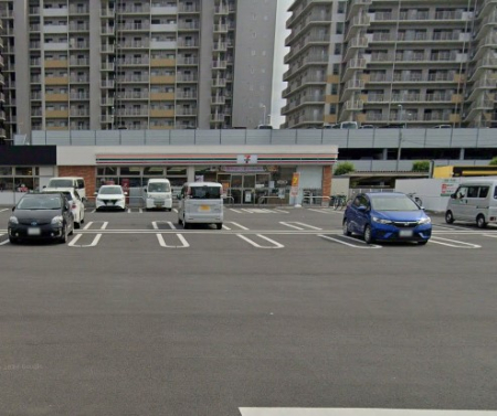 ���ӊ� �R���r�j 300m �Z�u��-�C���u�� �������u���u�P���ړX