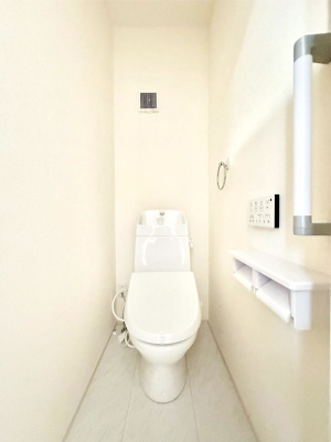 �g�C�� �g�C����1�K��2�K���ꂼ��ɔz�u����Ă��ĂƂĂ��֗��ł��B 