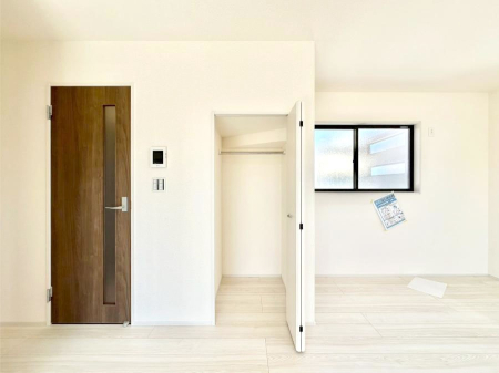 ���̑����� ���r���O���[�B�����Ɏ��[������ƕ����W�܂�LDK���X�b�L���Еt�������ł��ˁB  