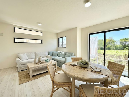 ���r���O �傫�ȑ����炽���Ղ�̗z���ƕ����������郊�r���O�@���Ƌ��CG�ł�  