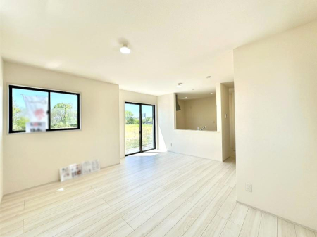 ���̑����� ���邢�z���������A�����̕��͋C�ɖ��������_�C�j���O�B   