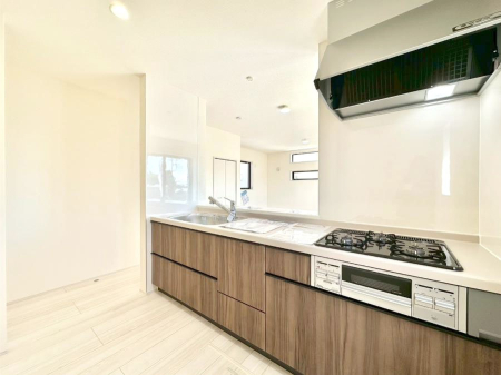 �L�b�`�� ���������Ȃ���ł����Ƒ��Ƃ̉�b���y���߂�ΖʃL�b�`��