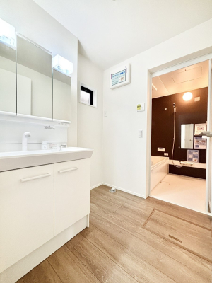 ���ʑ�E���ʏ� ��Ƃ�̐��ʃX�y�[�X�Œ��̐g�x�x���X���[�Y��