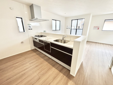 �L�b�`�� ��Ƃ肠��L�b�`���ł͂��Ƒ��Ɗy�������������ł��܂��B