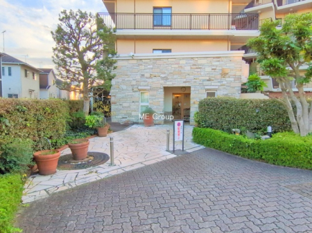 �G���g�����X -