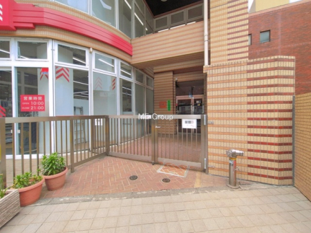 �G���g�����X -