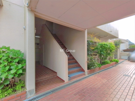 �G���g�����X -