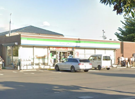 ���ӊ� �R���r�j 700m �t�@�~���[�}�[�g-������c���X