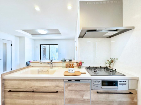 �L�b�`�� ���r���O�����n����l�C�̃J�E���^�[�L�b�`���B �Ƒ��������Ȃ���Ǝ������邱�Ƃ��ł��܂��B