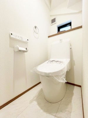 �g�C�� �g�C���͈��S�̂Q�ӏ��I���̃o�^�o�^������S�ł��B 