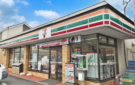 ���ӊ� �R���r�j 600m �Z�u��-�C���u�� �����؂R���ړX