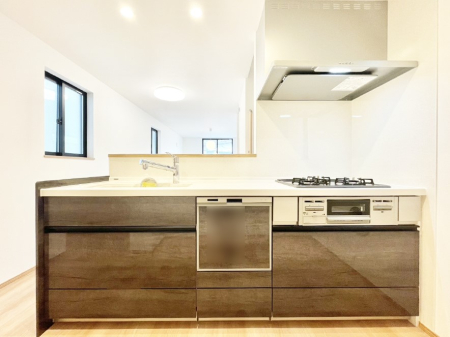 �L�b�`�� ���r���O�ŗV�Ԃ��q�l�������Ȃ��炨�������ł���ΖʃL�b�`��