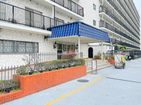 �G���g�����X -