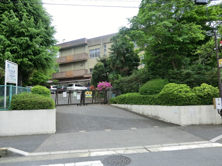 ���ӊ� ���w�Z 640m �������܎s����J�ꏬ�w�Z