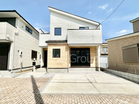 ���n�O�ώʐ^ �������ꂽ�O�ρA�㎿�ȏZ��Ԃ��L���鎺���͉i�����S���ĉ߂�����Z���ł��B 