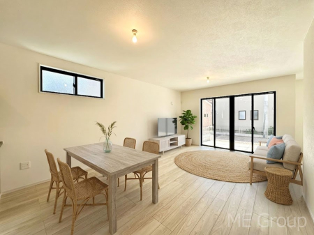 ���r���O �傫�ȑ����炽���Ղ�̗z���ƕ����������郊�r���O�@���Ƌ��CG�ł�  