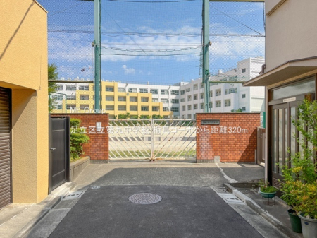 ���ӊ� ���w�Z 320m �����旧��㒆�w�Z