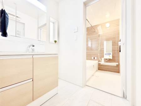 ���̑� 1���̎n�܂���S�n�悭�I�_�炩�Ȓ��̌����������鑋���������ʎ�