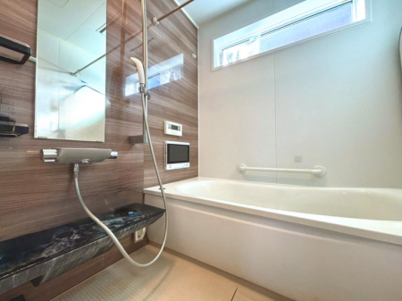 ���� ����̔�����₷��؂ȃo�X�^�C���B�������Ƃ����C���y����Ŕ����Ƃ肽���ł��ˁI  