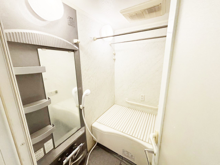 ���� ����̔�������Ă���閾�邢�������̂���o�X���[��