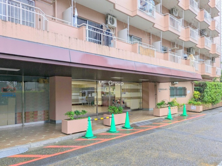 �G���g�����X -