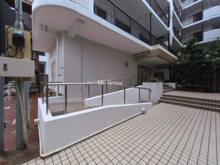 �G���g�����X -