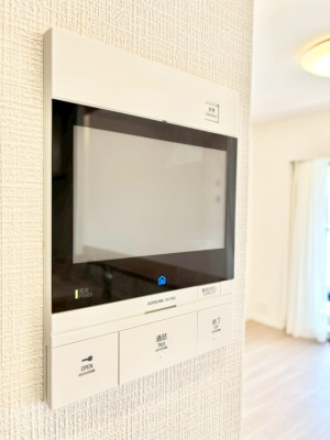 ���̑����� TV���j�^�[�t�C���^�[�t�H�����t���Ă��ăZ�L�����e�B�[��  
