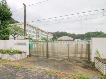 ���ӊ� ���w�Z 1900m �����q�s���ُ����w�Z