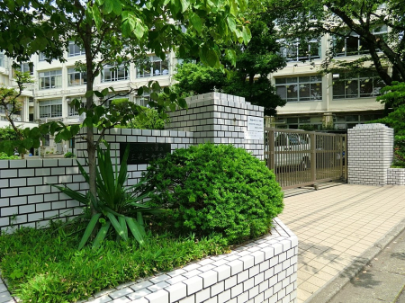 ���ӊ� ���w�Z 370m ���n�旧�L�ʑ�񒆊w�Z