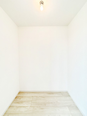 ���̑� �G�ߕi���̕i�Ȃǂ����Ղ���[�o����E�H�[�N�C���N���[�[�b�g�t���ł��B