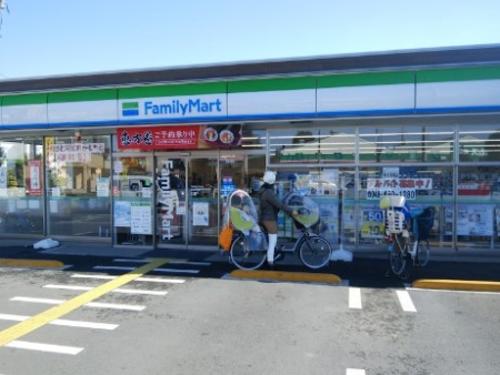 ���ӊ� �R���r�j 400m �t�@�~���[�}�[�g �V���n��X