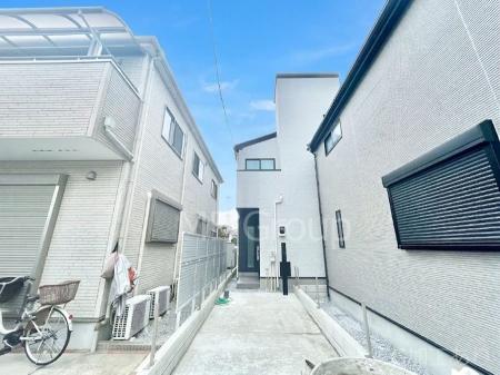 ���n�O�ώʐ^ �������ꂽ�O�ρA�㎿�ȏZ��Ԃ��L���鎺���͉i�����S���ĉ߂�����Z���ł��B 