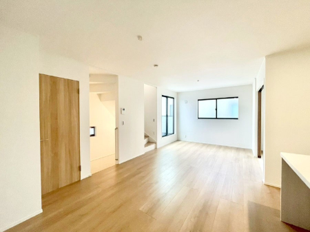 ���̑����� ���邢�z���������A�����̕��͋C�ɖ��������_�C�j���O�B   