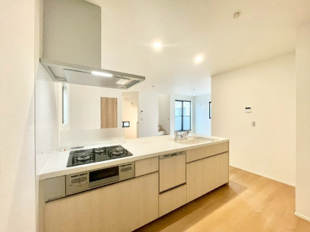 �L�b�`�� ���������Ȃ���ł����Ƒ��Ƃ̉�b���y���߂�ΖʃL�b�`��