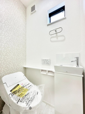 �g�C�� �g�C����1�K��2�K���ꂼ��ɔz�u����Ă��ĂƂĂ��֗��ł��B 