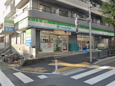 ���ӊ� �R���r�j 200m �t�@�~���[�}�[�g����E�R��ʂ�X