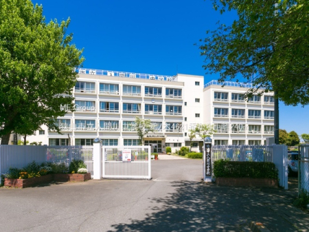 ���ӊ� ���w�Z 240m ���R�s�����Ԑ쒆�w�Z