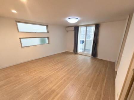 ���r���O �傫�ȑ����炽���Ղ�̗z���ƕ����������郊�r���O�@��CG���H��