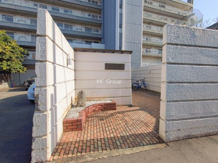 �G���g�����X -