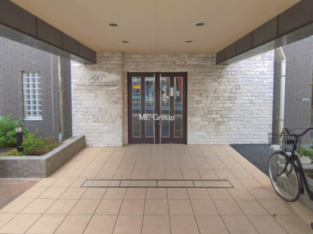 �G���g�����X -