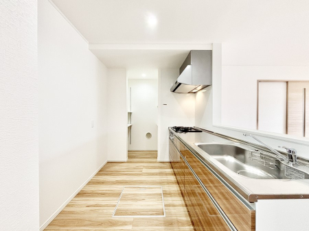 �L�b�`�� �������������I�ɁA�y�����I�V�X�e���L�b�`��