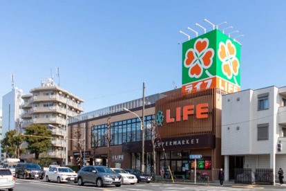 ���ӊ� �X�[�p�[ 300m ���C�t�V����w�O�X