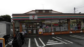 ���ӊ� �R���r�j 200m �Z�u��-�C���u�� �O��V���k�ʂ�X