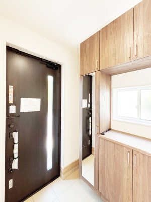 ���� ���ʔ��͂��Ƒ��̎ʐ^��G�߂̃C���e���A�ŏ���I�Ƃ��ĉ��o�ł��܂�