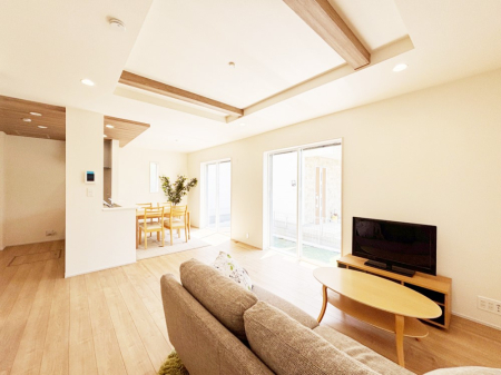 ���r���O �������������͋C�̂k�c�j�͉Ƒ��݂�Ȃ̉��K���